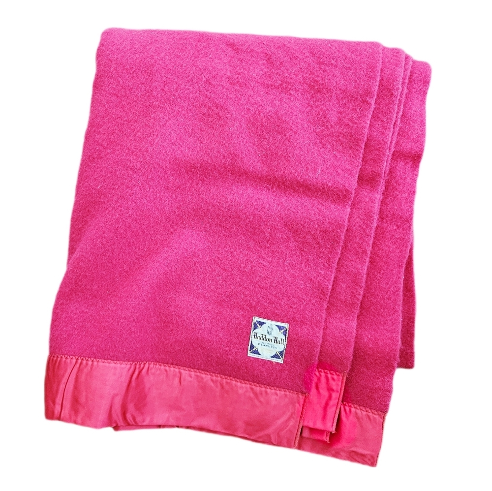 VINTAGE | Eaton's Haddon Hall wool satin trim blanket 66x82"